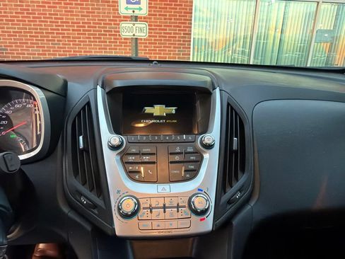 Used 2017 Chevrolet Equinox LT w/ Convenience Package FWD image 9