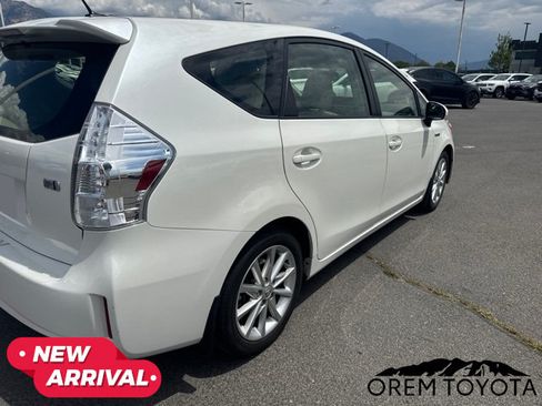 Used 2013 Toyota Prius V Five FWD image 9