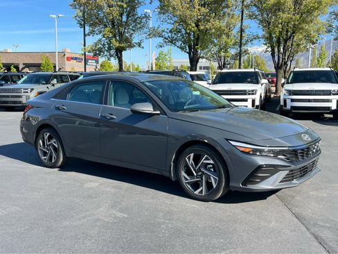 Certified 2026 Hyundai Elantra Limited FWD image 5