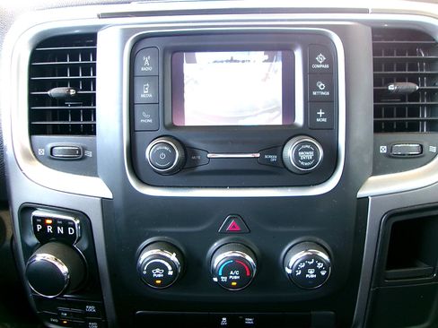 Used 2024 RAM 1500 Classic SLT AWD/4WD image 15
