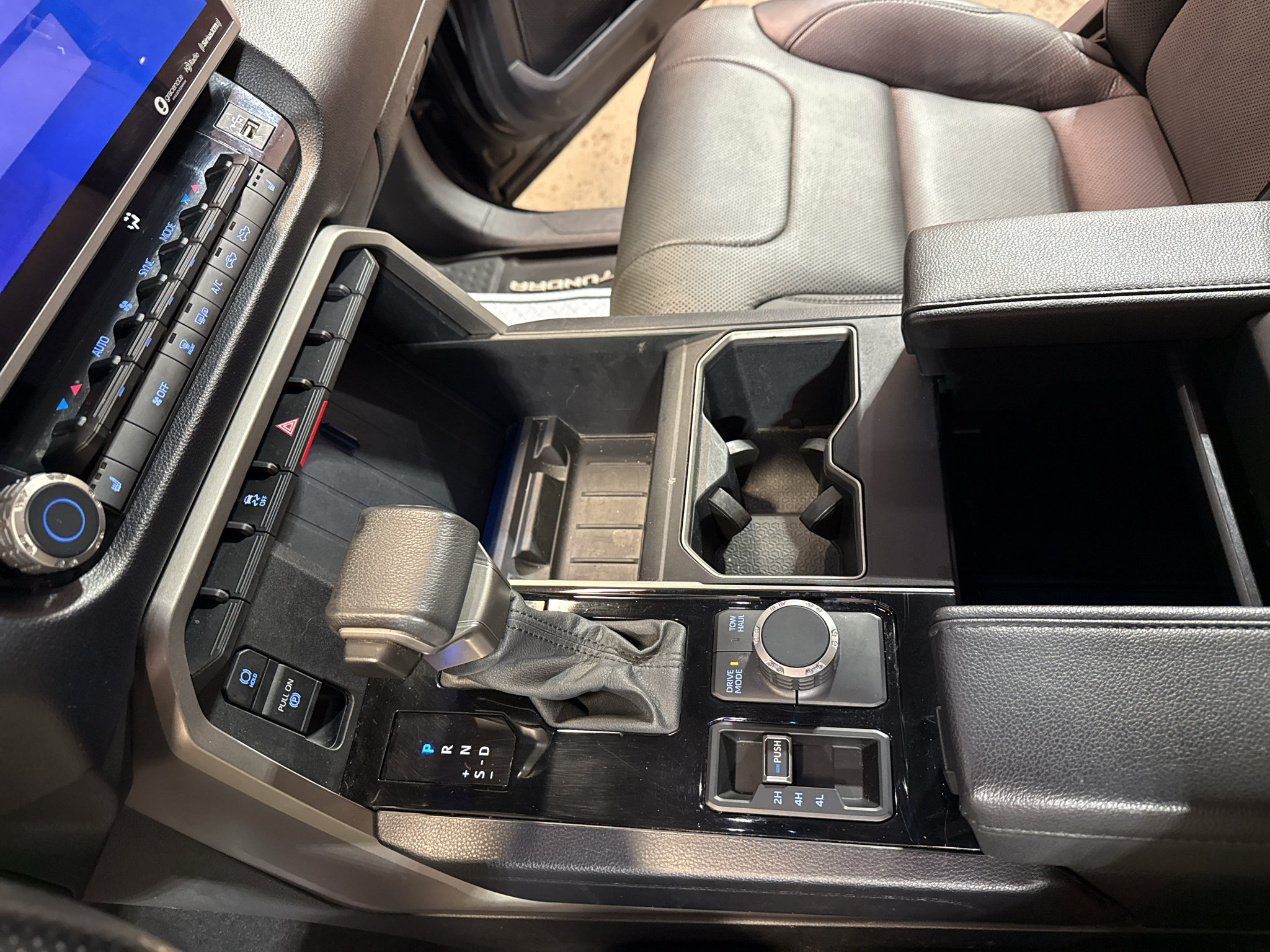 Used 2022 Toyota Tundra SR5 w/ SR5 Premium Package AWD/4WD image 19
