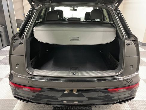 Used 2020 Audi Q5 2.0T Titanium Premium Plus w/ Premium Plus Package AWD/4WD image 7