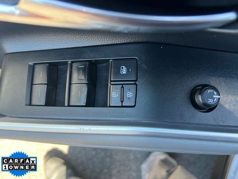 Used 2021 Toyota Highlander XLE AWD/4WD image 20