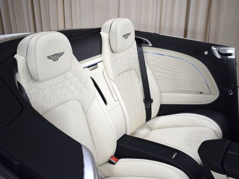 Certified 2026 Bentley Continental GTC AWD/4WD image 21