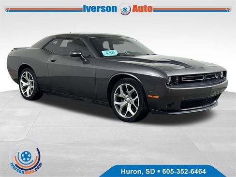 Used 2016 Dodge Challenger SXT Plus image 1