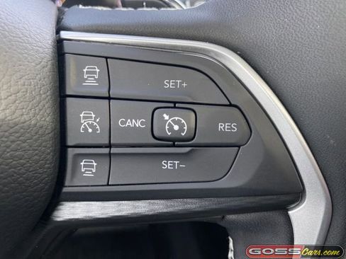 Certified 2025 Jeep Grand Cherokee Laredo X w/ Luxury Tech Group I image 18