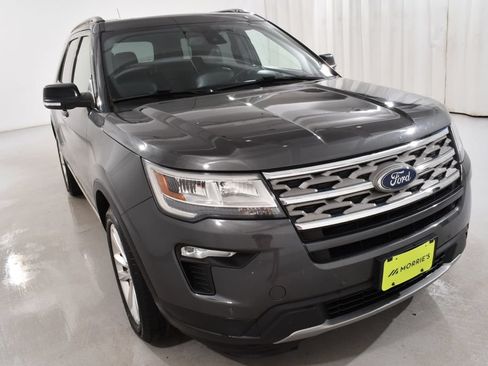 Used 2018 Ford Explorer XLT w/ Equipment Group 202A AWD/4WD image 4