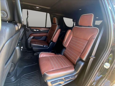 Used 2023 GMC Yukon Denali Ultimate w/ LPO, Floor Liner Package AWD/4WD image 21