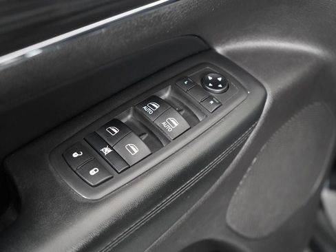 Used 2019 Jeep Grand Cherokee Limited AWD/4WD image 28