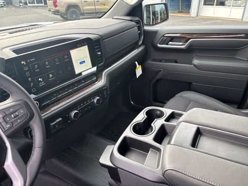 New 2026 GMC Sierra 1500 SLE image 27