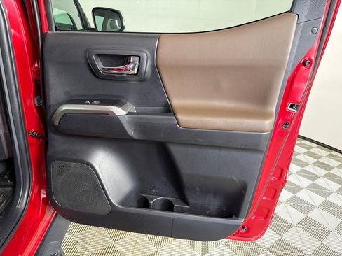 Used 2023 Toyota Tacoma Limited image 18