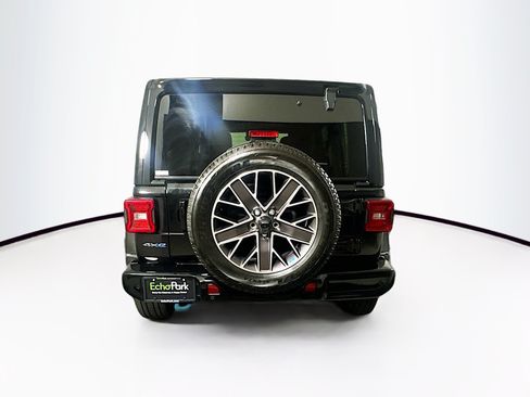 Used 2023 Jeep Wrangler Unlimited Sahara AWD/4WD image 7