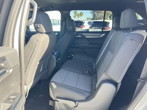 New 2026 GMC Acadia Elevation image 25