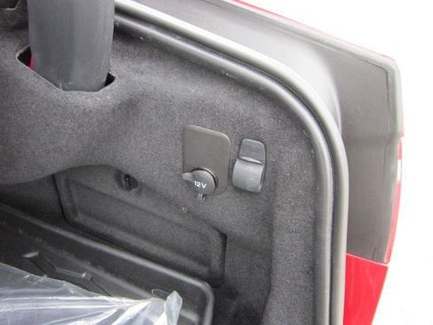 Used 2018 Jaguar XF Premium image 20