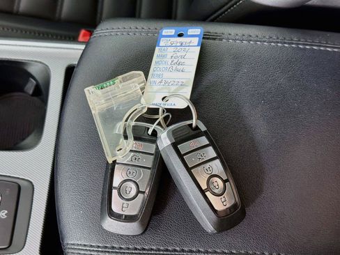 Used 2021 Ford Edge SEL w/ Convenience Package AWD/4WD image 4