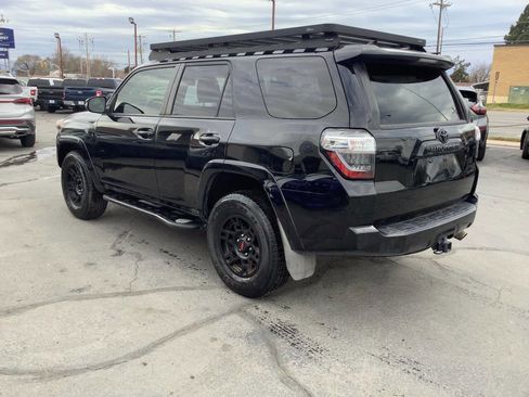 Used 2021 Toyota 4Runner Venture w/ Moonroof Package image 11