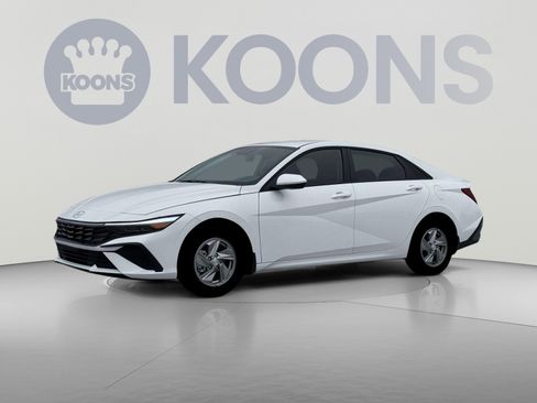 New 2026 Hyundai Elantra SE FWD image 4
