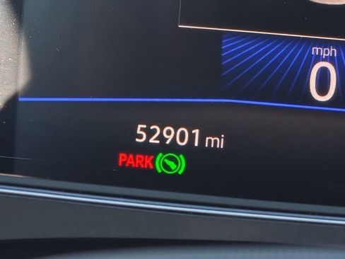 Certified 2022 Volkswagen Tiguan SE w/ Panoramic Sunroof Package image 16