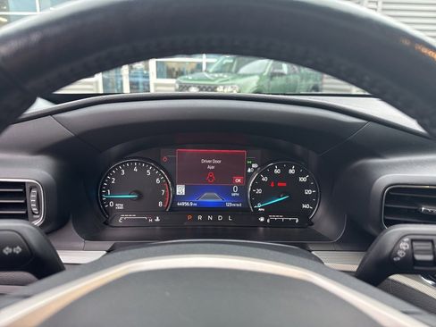 Used 2022 Ford Explorer XLT w/ Equipment Group 202A image 8