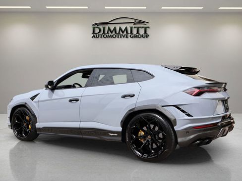 Used 2024 Lamborghini Urus Performante AWD/4WD image 3