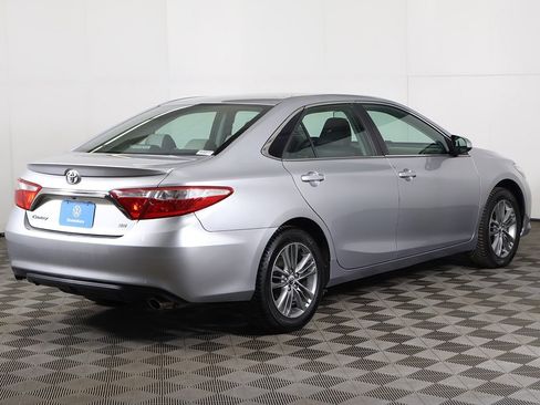 Used 2015 Toyota Camry SE image 7