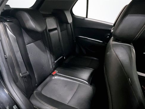 Used 2019 Chevrolet Trax LT w/ LT Convenience Package image 23