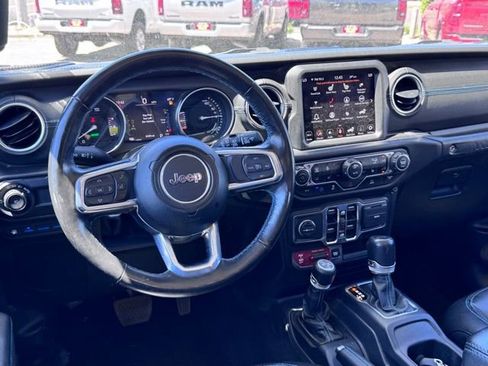 Used 2023 Jeep Wrangler Unlimited Rubicon 4xe w/ Cold Weather Group AWD/4WD image 23