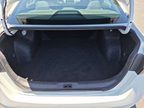 Used 2025 Nissan Altima 2.5 SV FWD image 29
