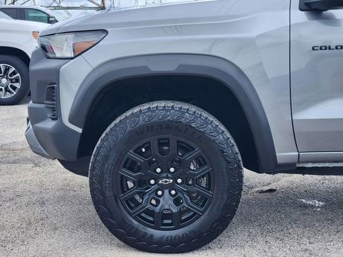 Used 2025 Chevrolet Colorado Trail Boss AWD/4WD image 8