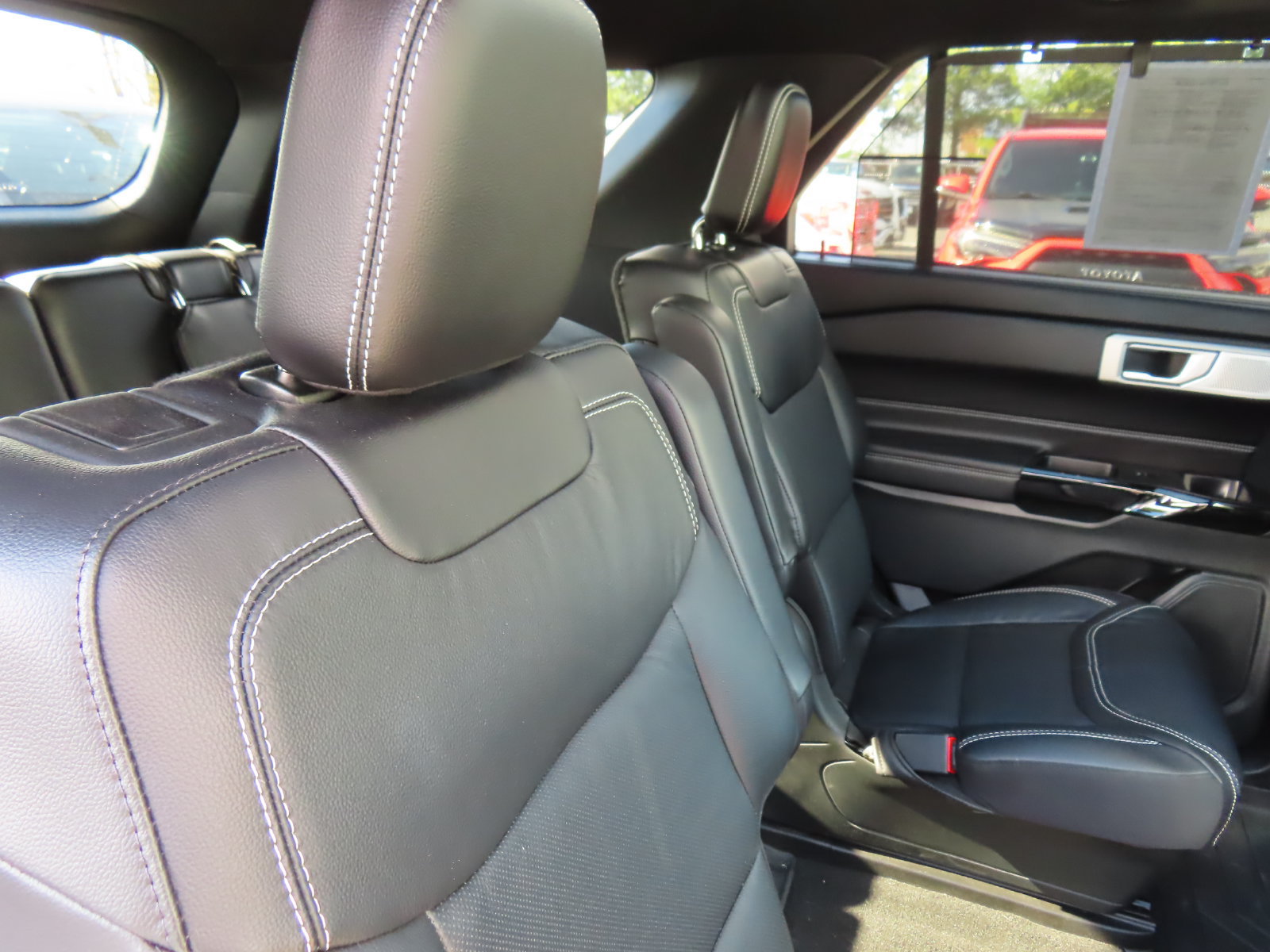 Used 2023 Ford Explorer ST w/ Equipment Group 401A AWD/4WD image 38