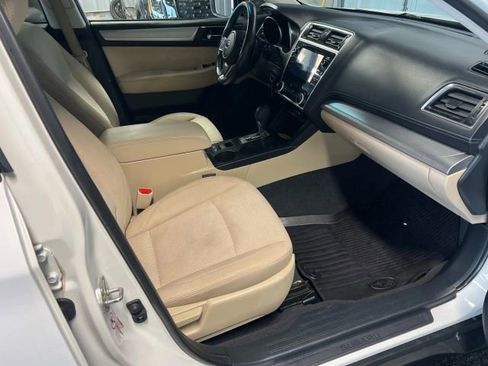 Used 2019 Subaru Outback 2.5i Premium image 11