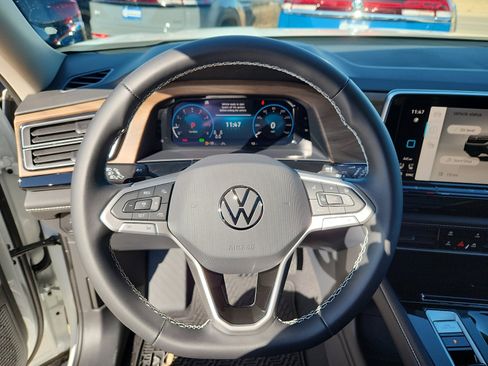 New 2026 Volkswagen Atlas SE image 16