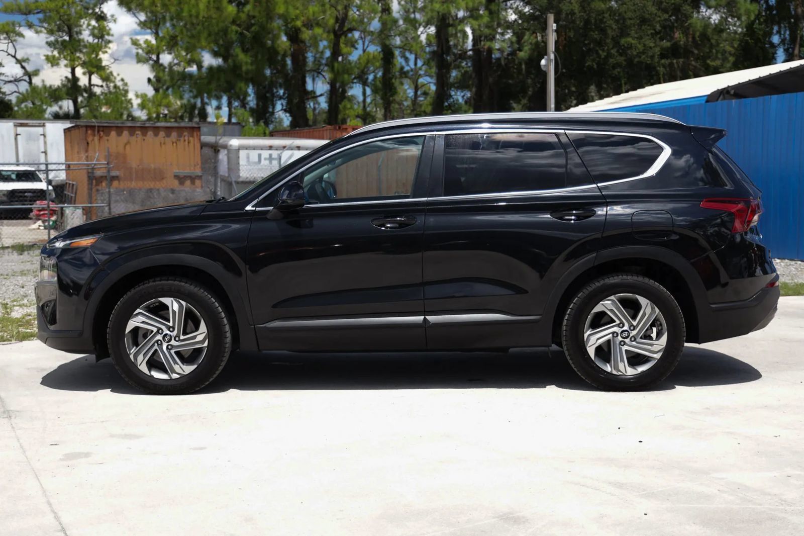Used 2021 Hyundai Santa Fe SEL FWD image 3