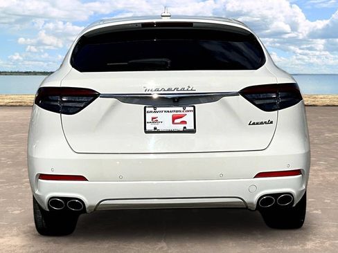 Used 2022 Maserati Levante GT AWD/4WD image 5