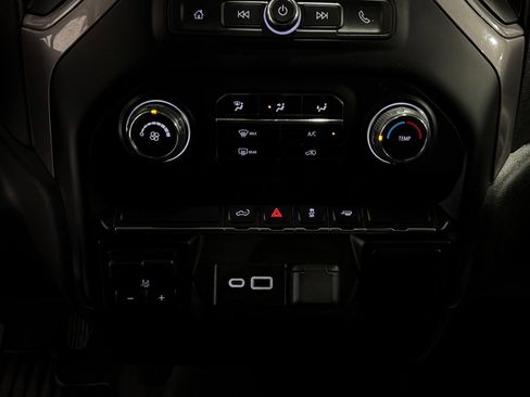 Used 2022 Chevrolet Silverado 2500 Custom w/ Custom Value Package image 30