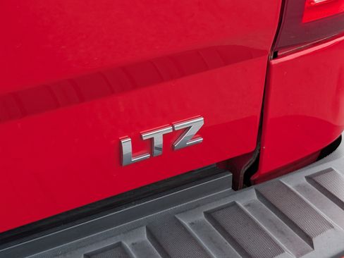 Used 2018 Chevrolet Silverado 1500 LTZ Z71 w/ LTZ Plus Package AWD/4WD image 10