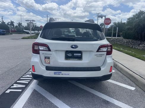 Used 2017 Subaru Outback 2.5i image 4