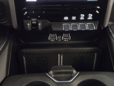 Used 2025 RAM 2500 Laramie AWD/4WD image 20