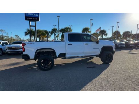 Used 2024 Chevrolet Silverado 2500 Custom image 6
