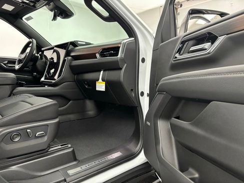 New 2026 GMC Yukon Denali w/ Denali Reserve Package image 38