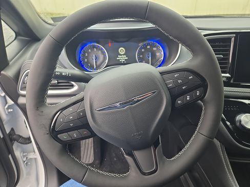 New 2026 Chrysler Pacifica Limited AWD/4WD image 18