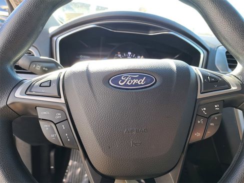 Used 2020 Ford Fusion SE image 9