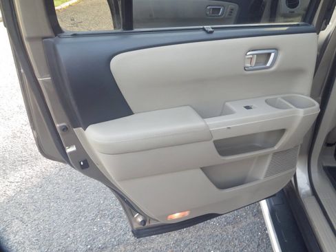 Used 2010 Honda Pilot Touring image 22