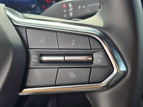 Used 2025 Chevrolet Suburban Z71 image 31