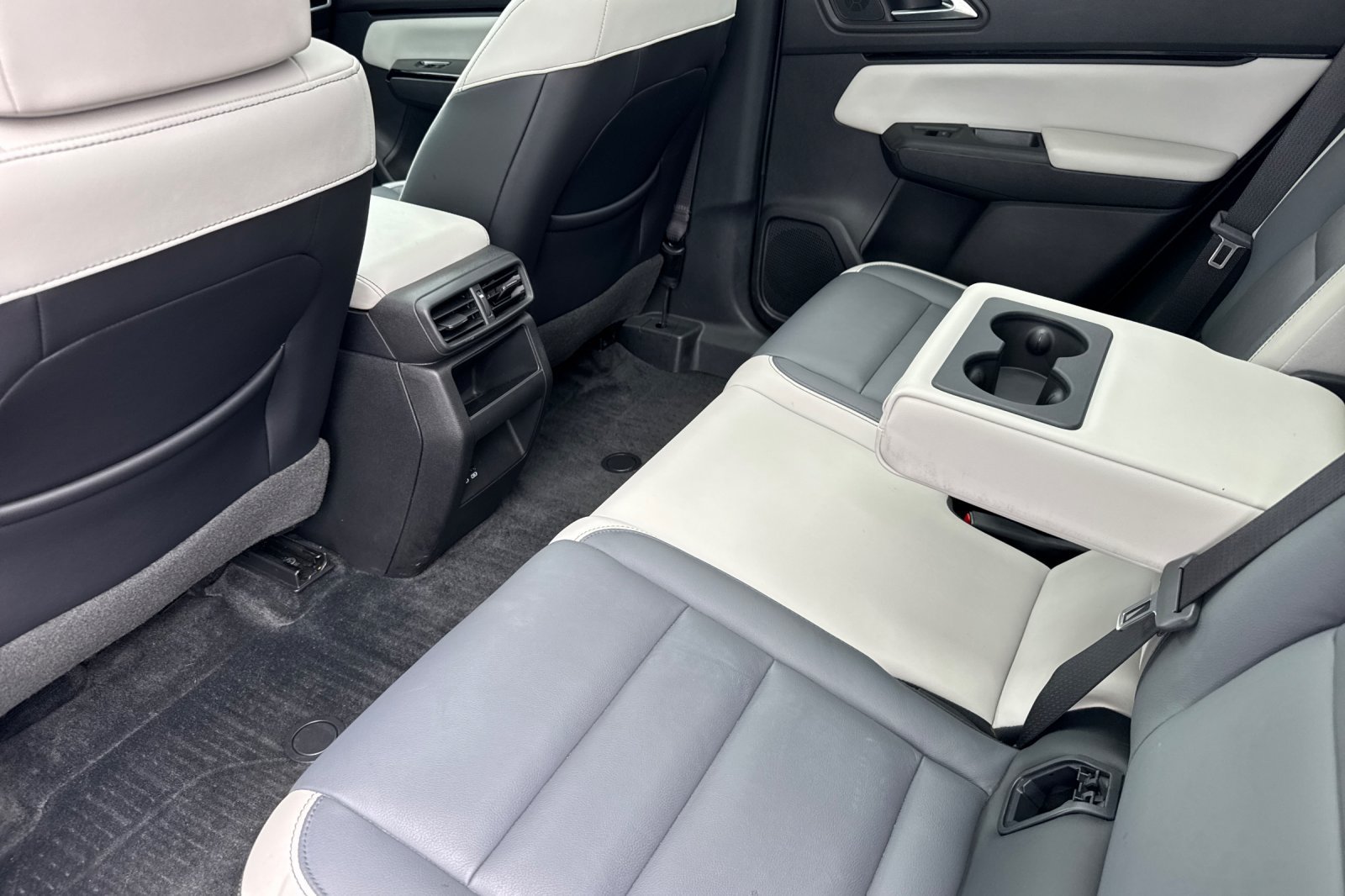 Used 2025 Honda Prologue Touring image 12