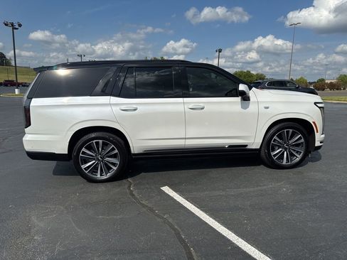 Used 2025 Cadillac Escalade Sport w/ Touring Package AWD/4WD image 5
