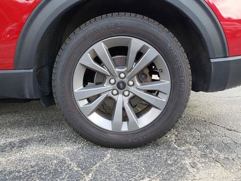 Used 2021 Ford Explorer XLT w/ Equipment Group 202A AWD/4WD image 11