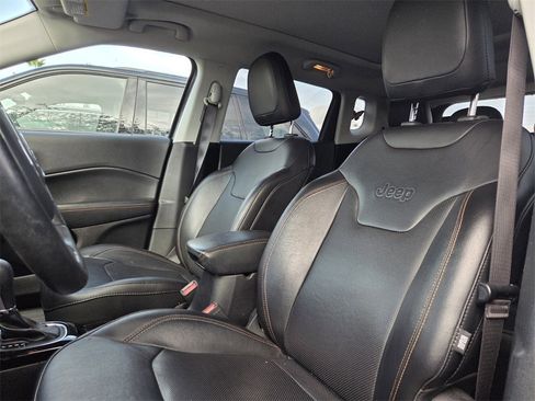 Used 2019 Jeep Compass Limited image 4