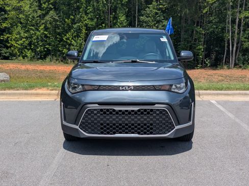 Used 2025 Kia Soul LX FWD image 7