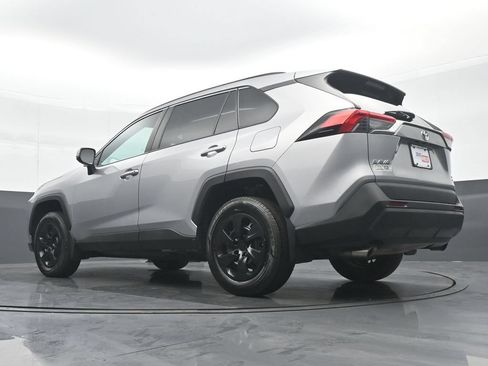 Used 2020 Toyota RAV4 LE w/ All Weather Liner Package AWD/4WD image 28